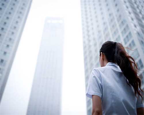 翡翠珠宝价值评估与选购指南：市场分析、投资趋势及保养秘诀