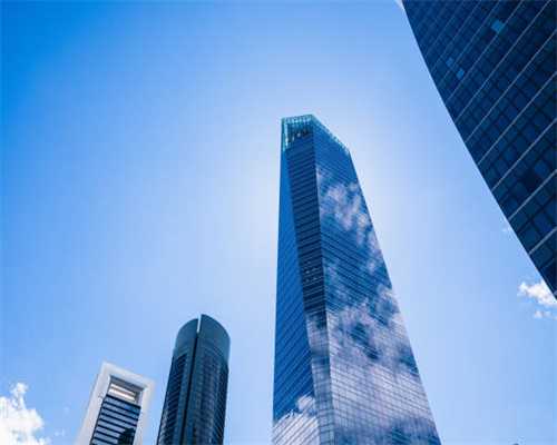 左手是玉、右手为金，金银玉翠你戴对了吗？